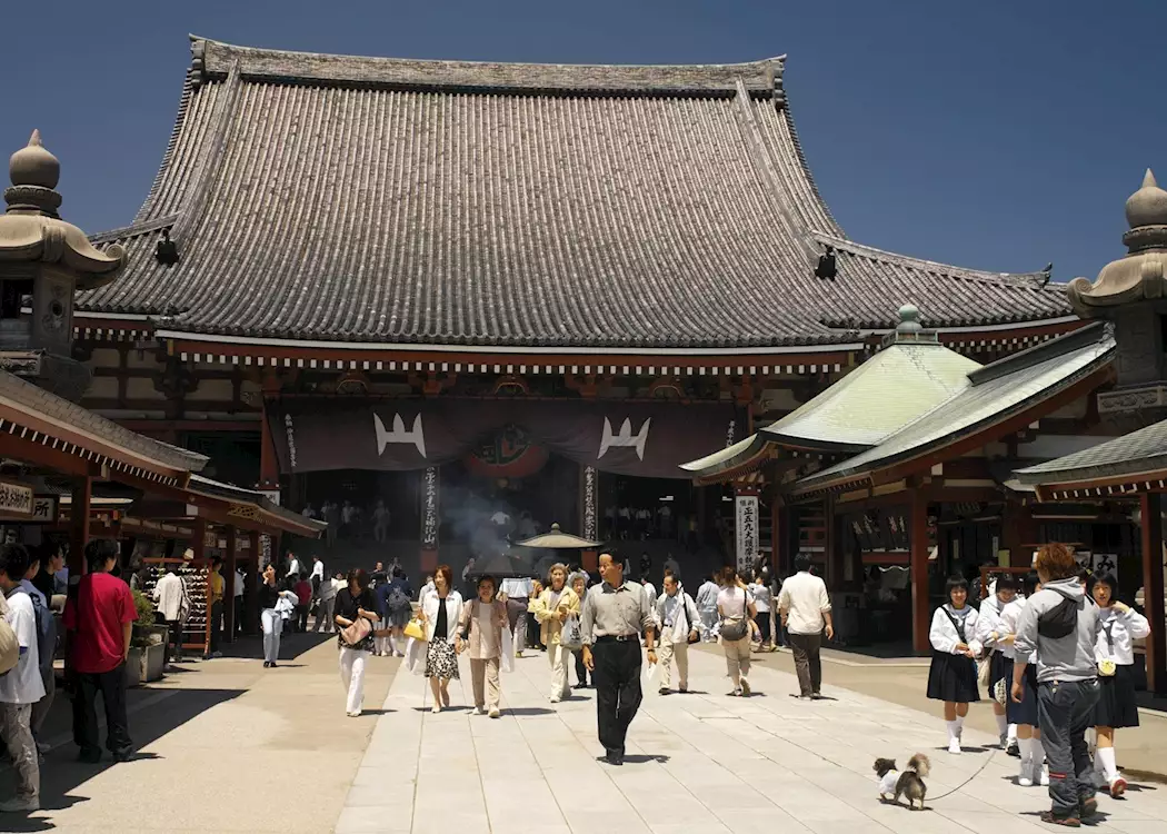 204218-asakusa-temple-tokyo